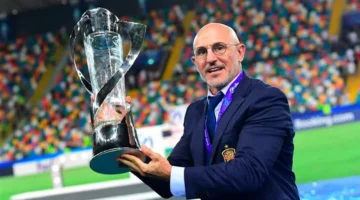 دي لا فوينتي يعلق على أزمة لامين يامال مع المنتخب بشهادة فريدة